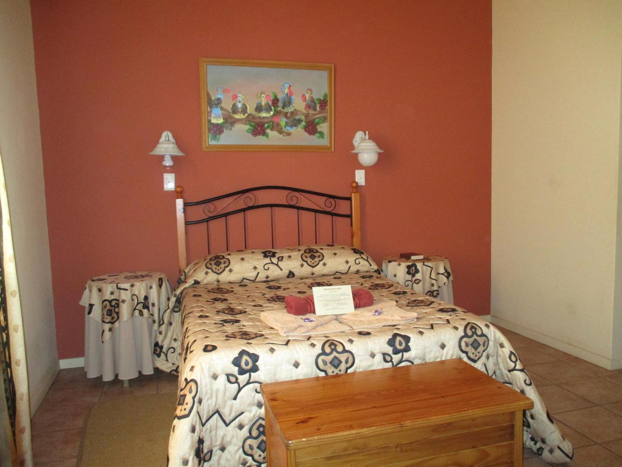 Van Rhyn Guest House Vanrhynsdorp Extérieur photo