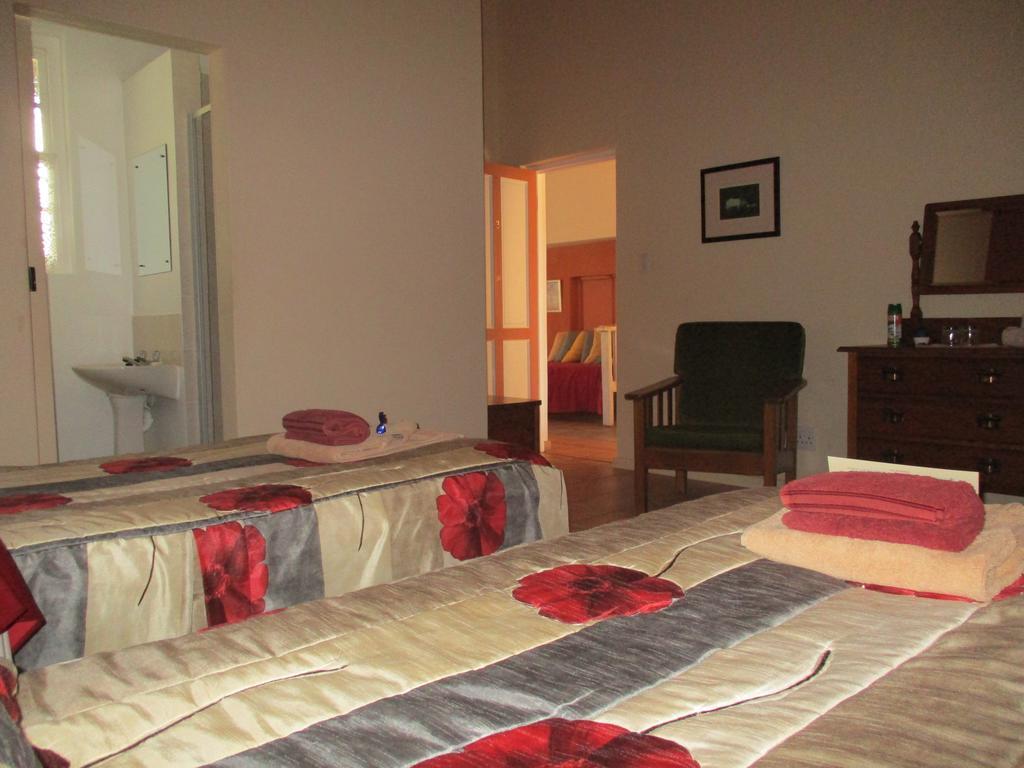 Van Rhyn Guest House Vanrhynsdorp Extérieur photo