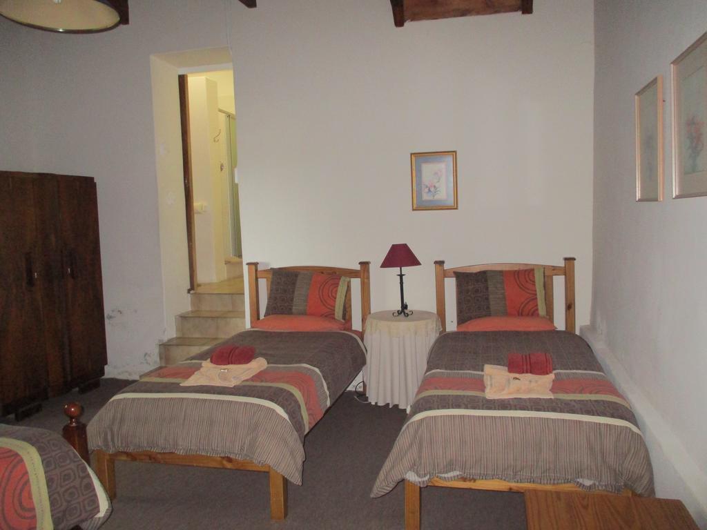Van Rhyn Guest House Vanrhynsdorp Extérieur photo