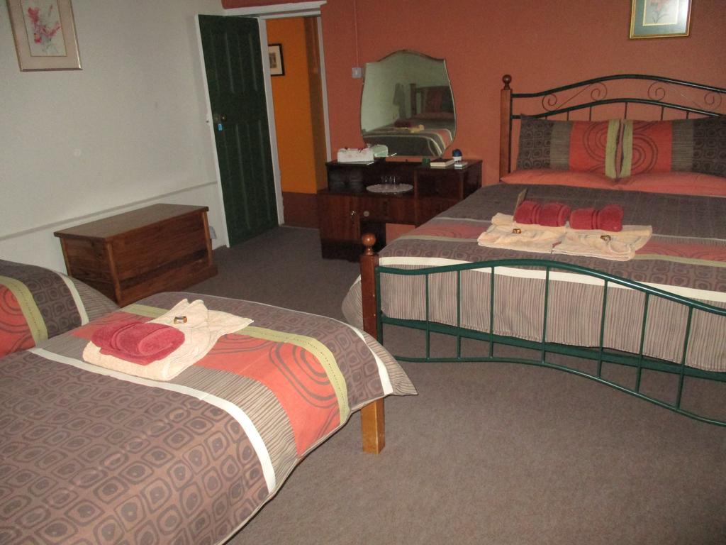 Van Rhyn Guest House Vanrhynsdorp Extérieur photo
