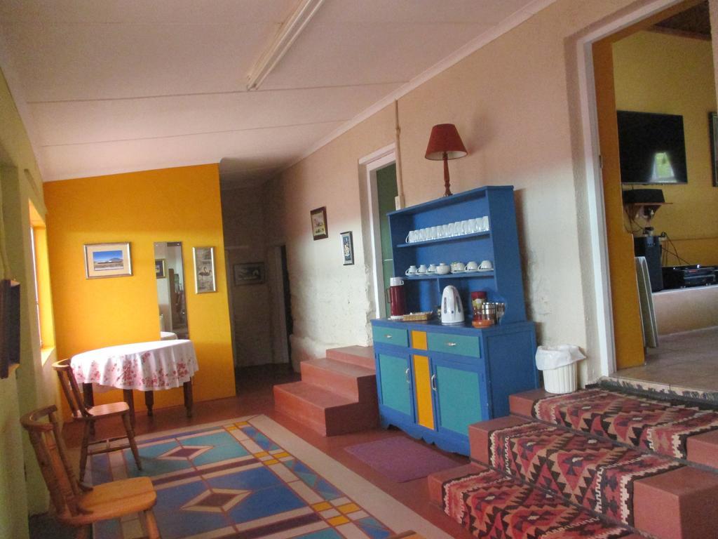 Van Rhyn Guest House Vanrhynsdorp Extérieur photo