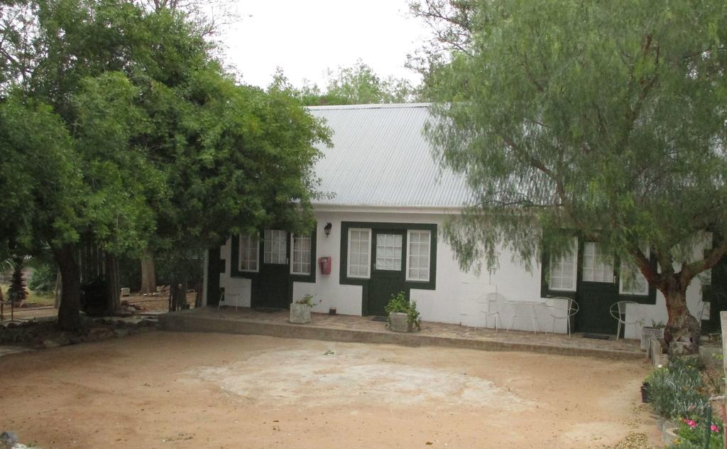 Van Rhyn Guest House Vanrhynsdorp Extérieur photo