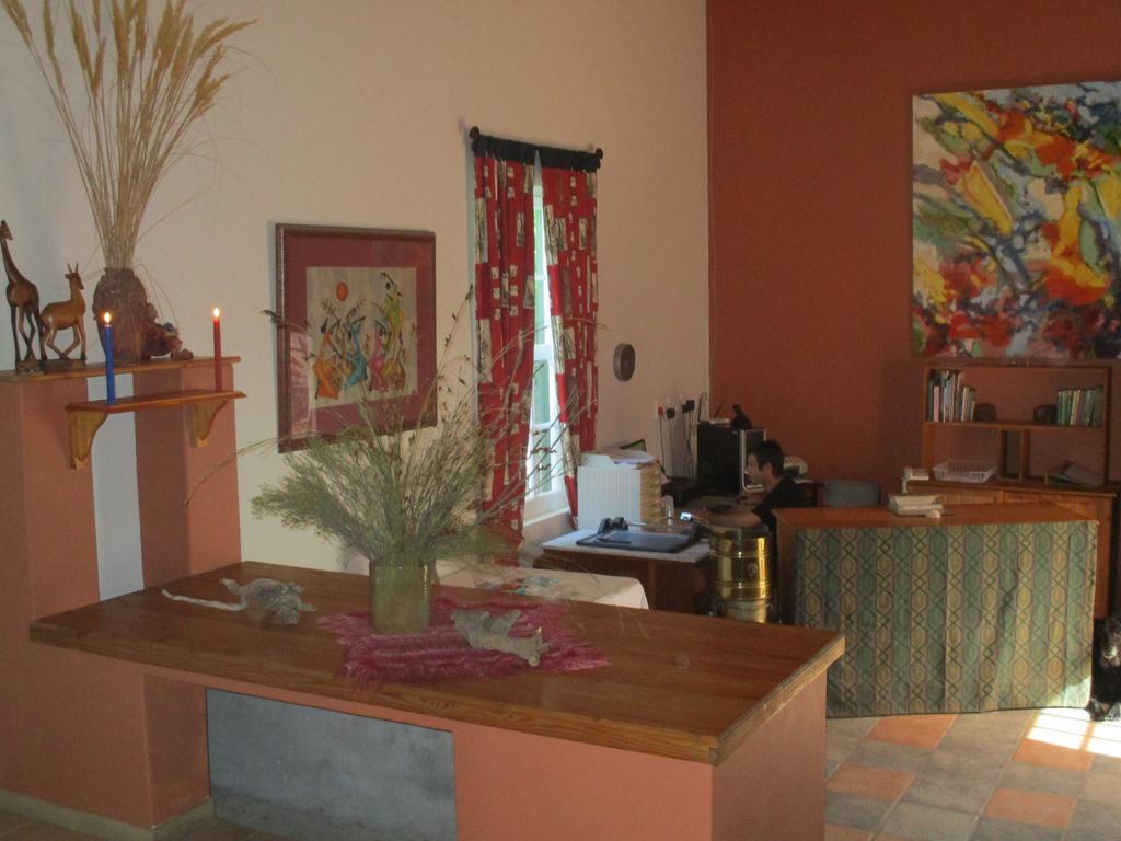 Van Rhyn Guest House Vanrhynsdorp Extérieur photo